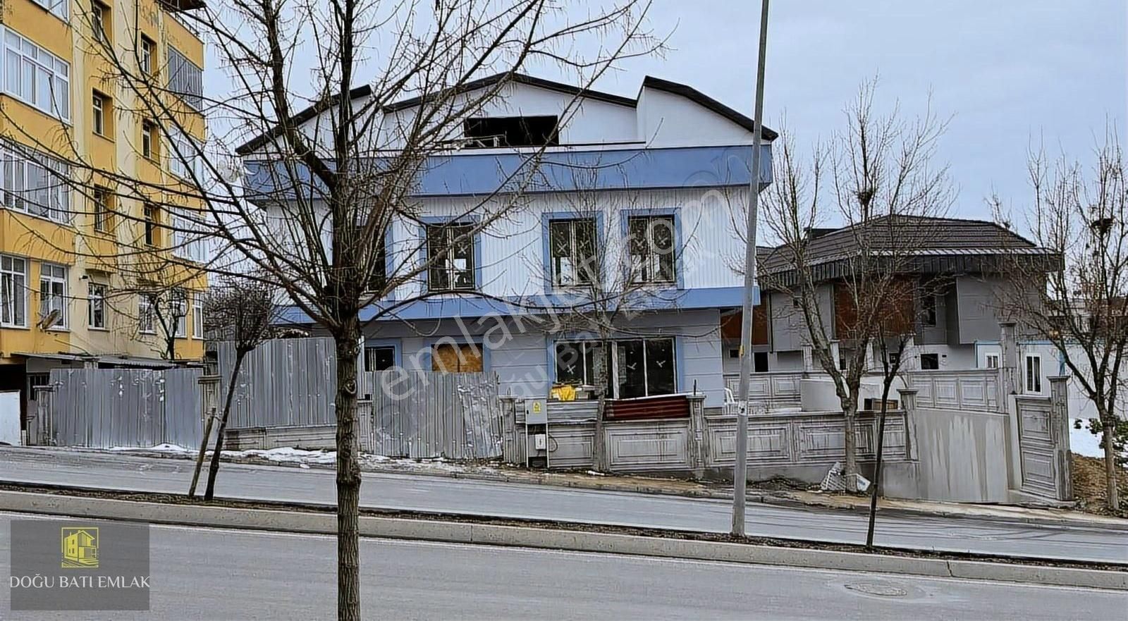 Doğu Batı'dan Beylikdüzü'nde Cadde Üzeri Bahçeli İş Yeri - Görsel 3