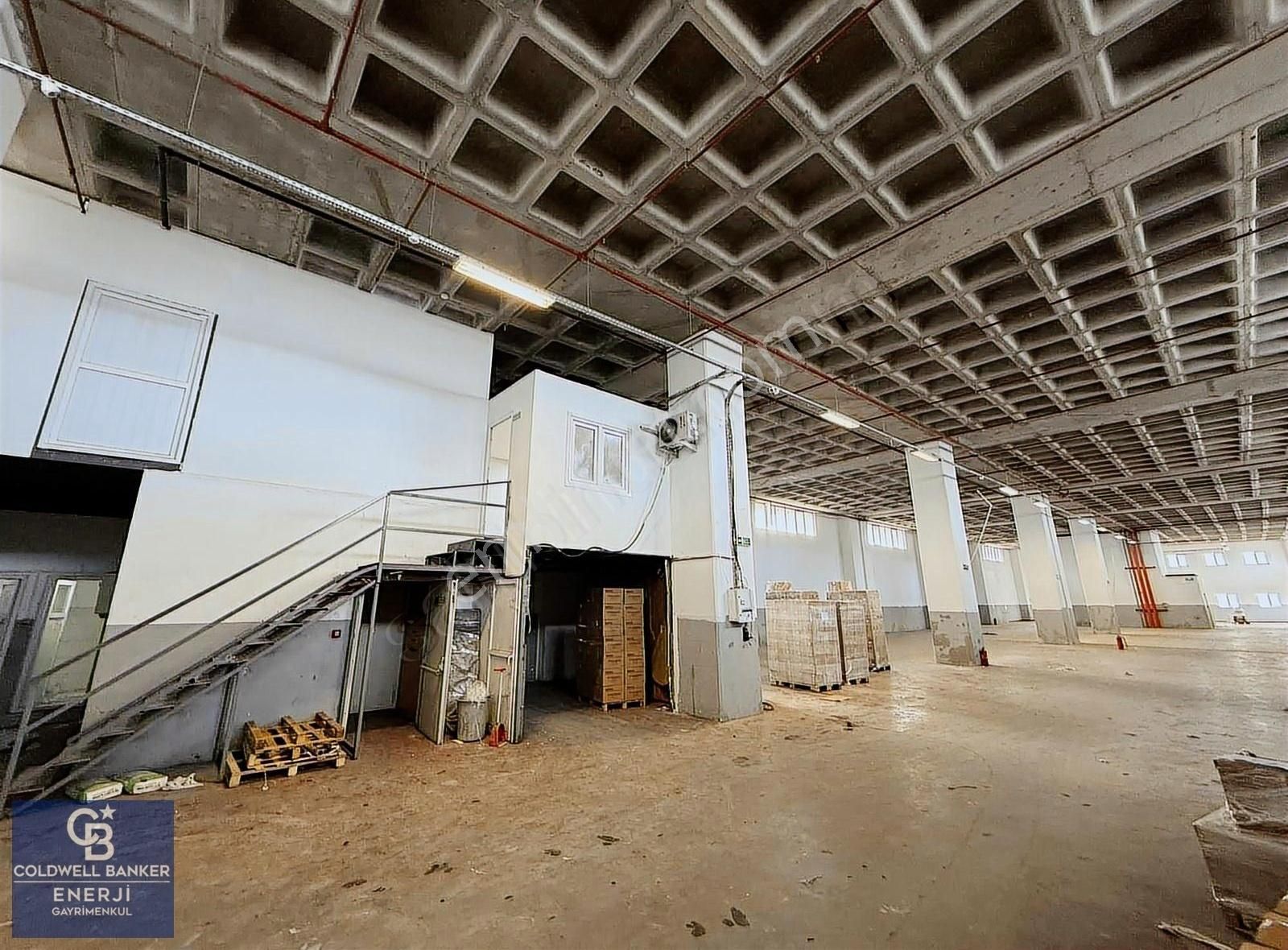 Hadımköy Kiralık 1500m2 Depo & Fabrika Katı Tır Yanaşır - Görsel 7