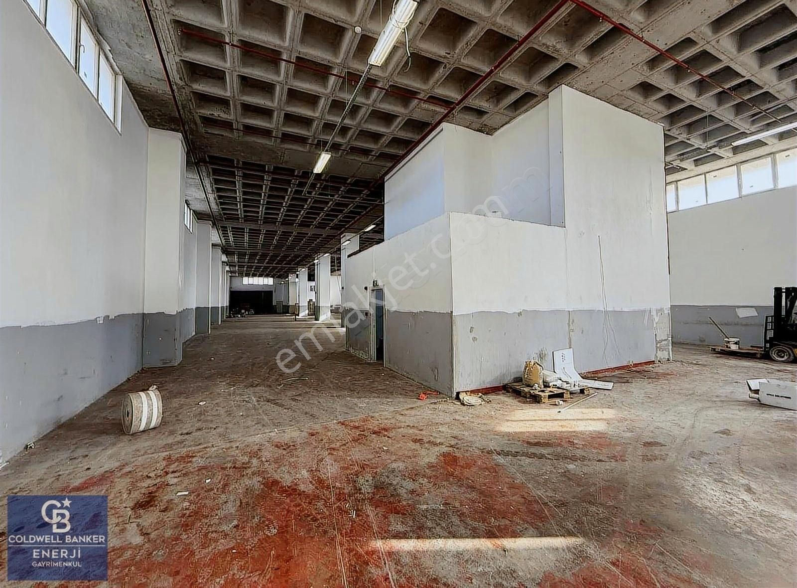 Hadımköy Kiralık 1500m2 Depo & Fabrika Katı Tır Yanaşır - Görsel 8