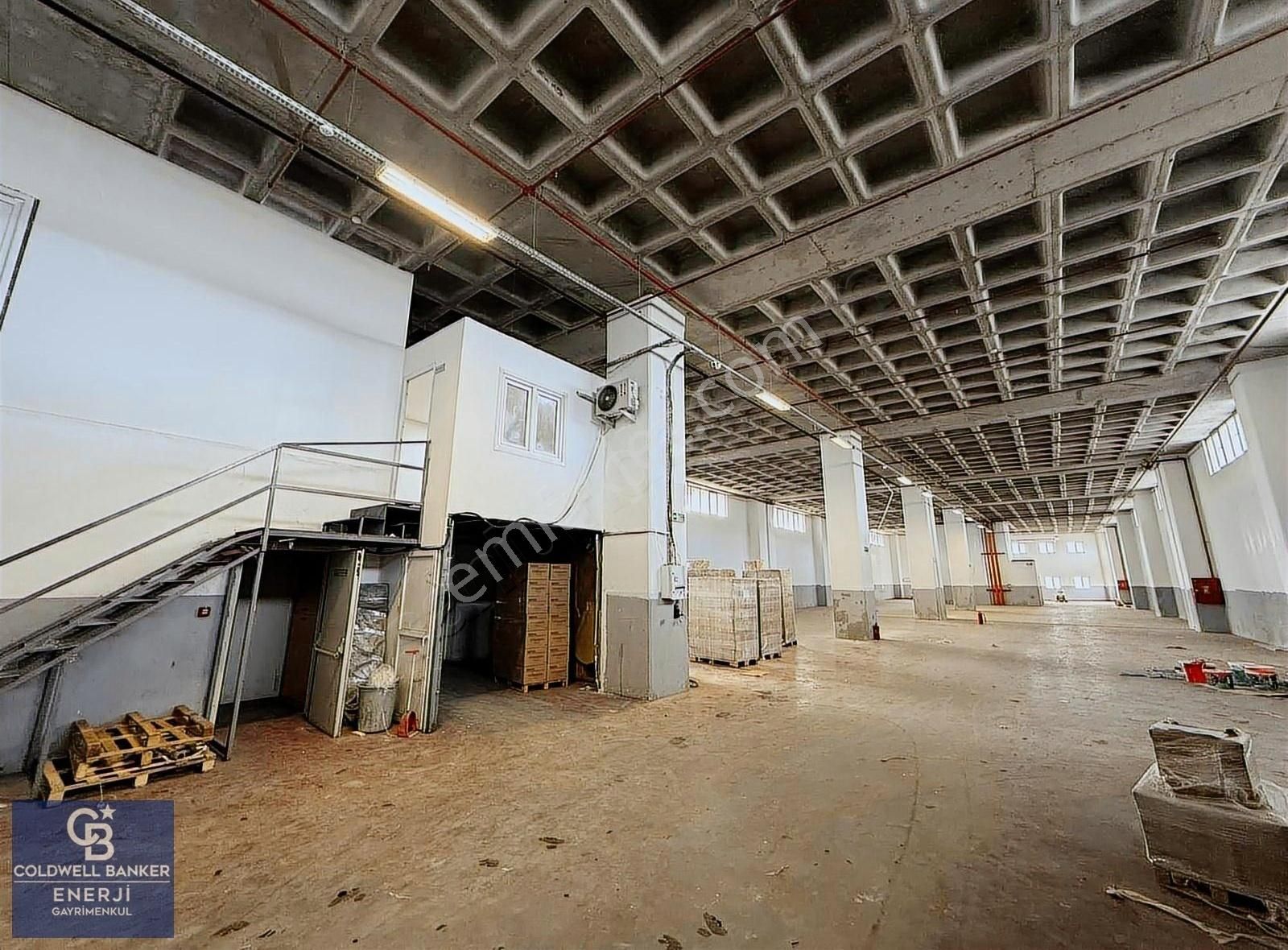 Hadımköy Kiralık 1500m2 Depo & Fabrika Katı Tır Yanaşır - Görsel 6