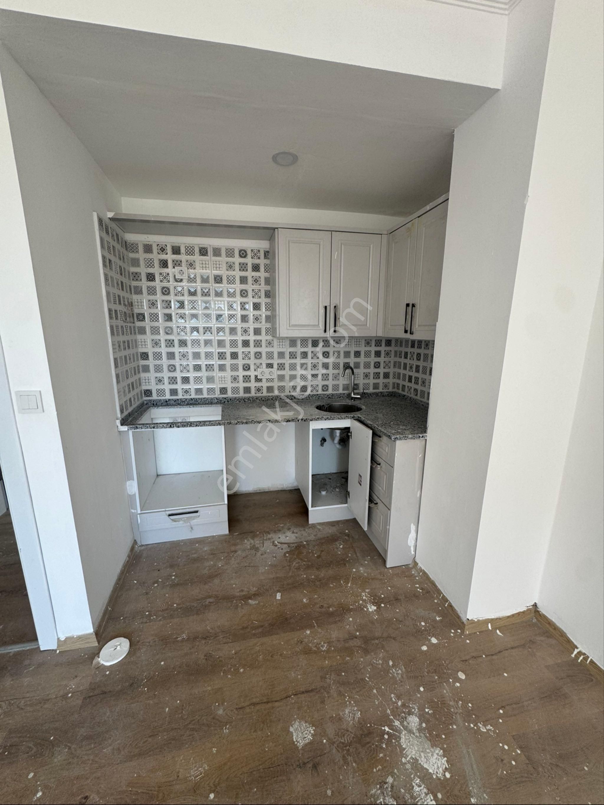 Günel Emlaktan Havuzlu 1+1 Daire - Görsel 12