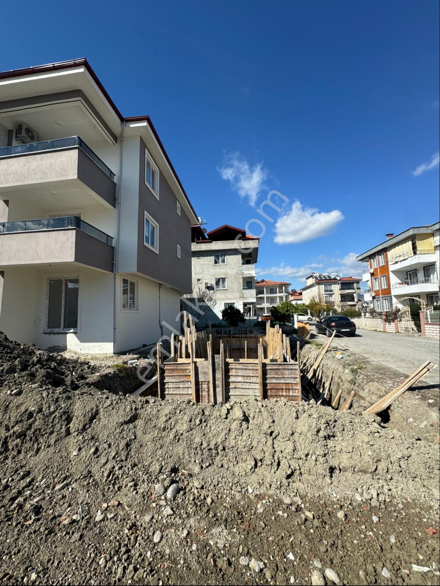 Günel Emlaktan Havuzlu 1+1 Daire - Görsel 3