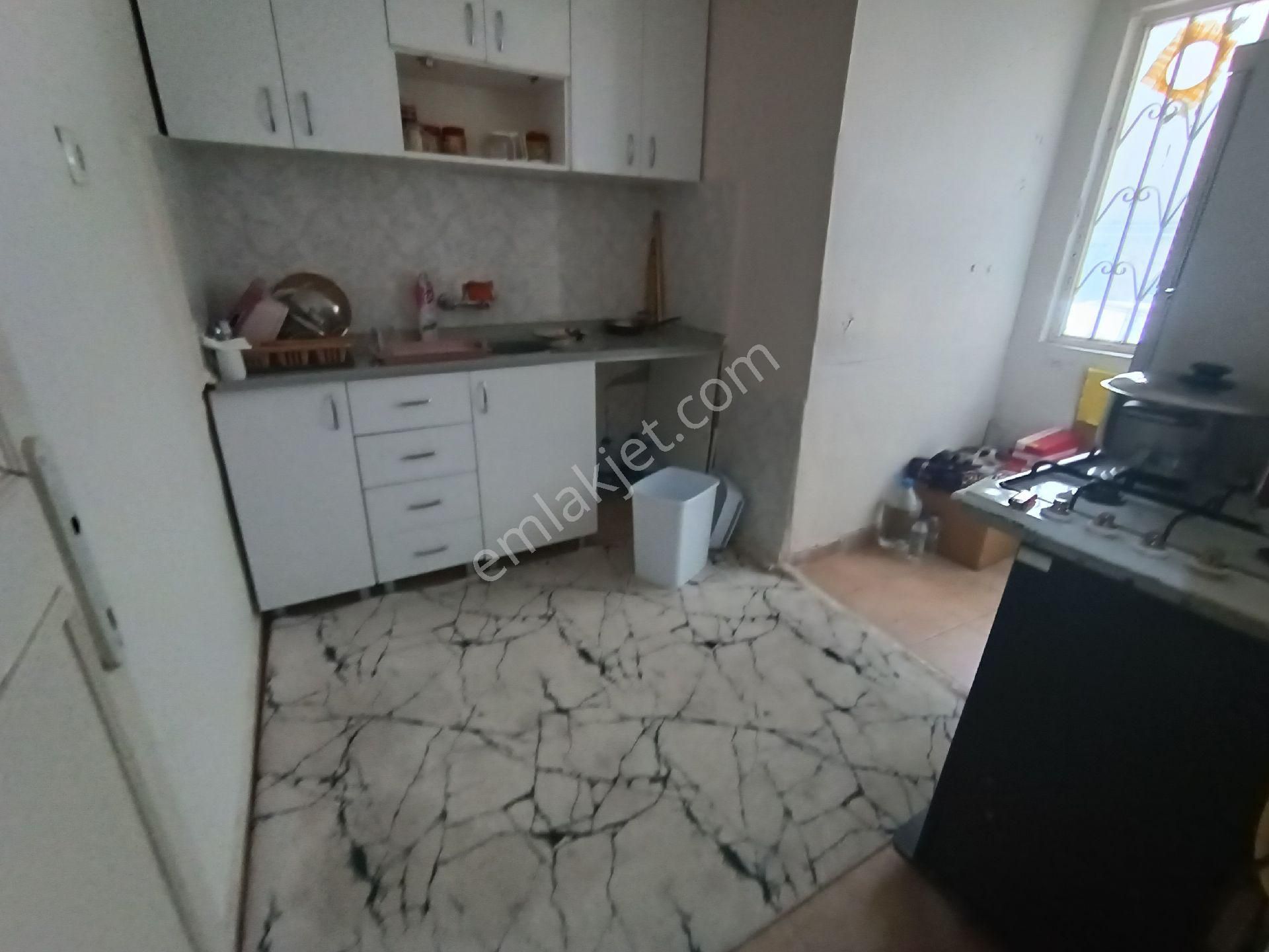 Sefaköy İnönü Mah Satılık Yüksek Giriş 1+1 Geniş Daire Uygun Fiyat 1340000