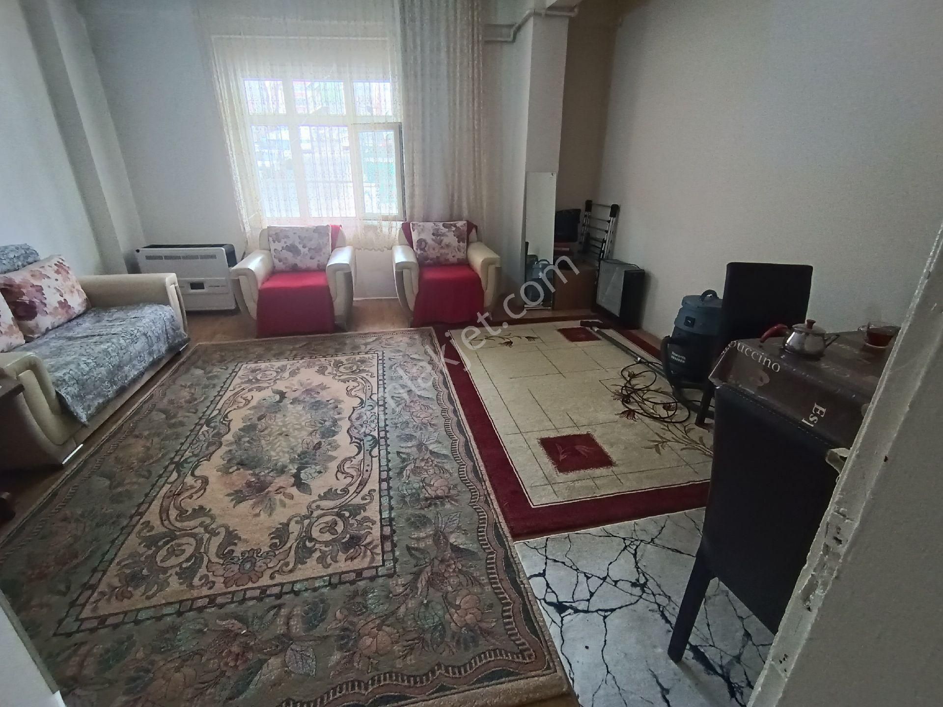 Sefaköy İnönü Mah Satılık Yüksek Giriş 1+1 Geniş Daire Uygun Fiyat 1340000