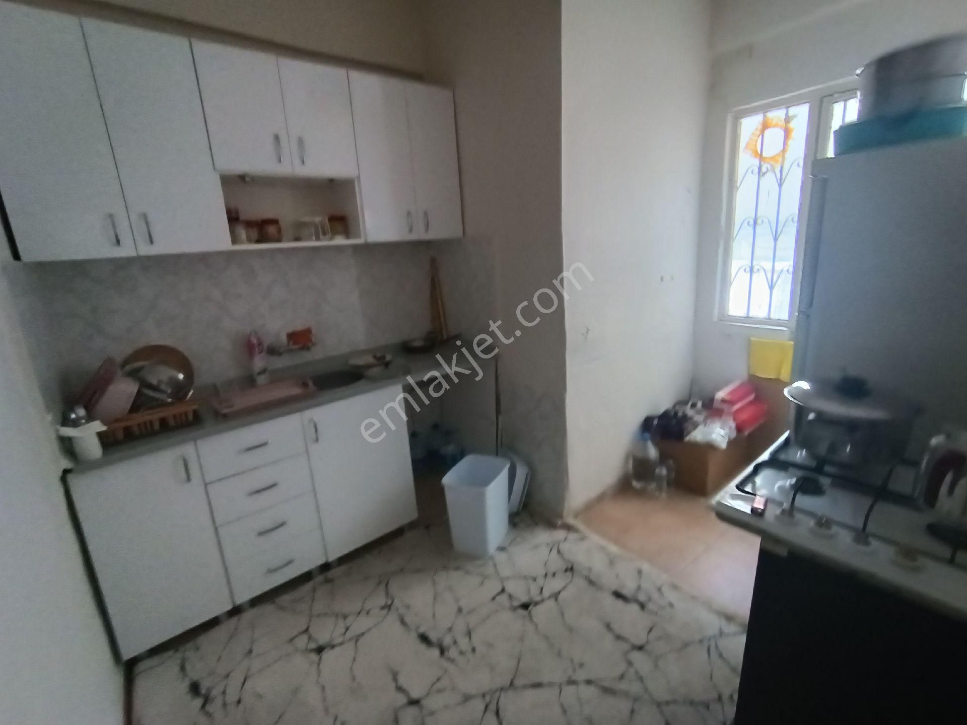 Sefaköy İnönü Mah Satılık Yüksek Giriş 1+1 Geniş Daire Uygun Fiyat 1340000