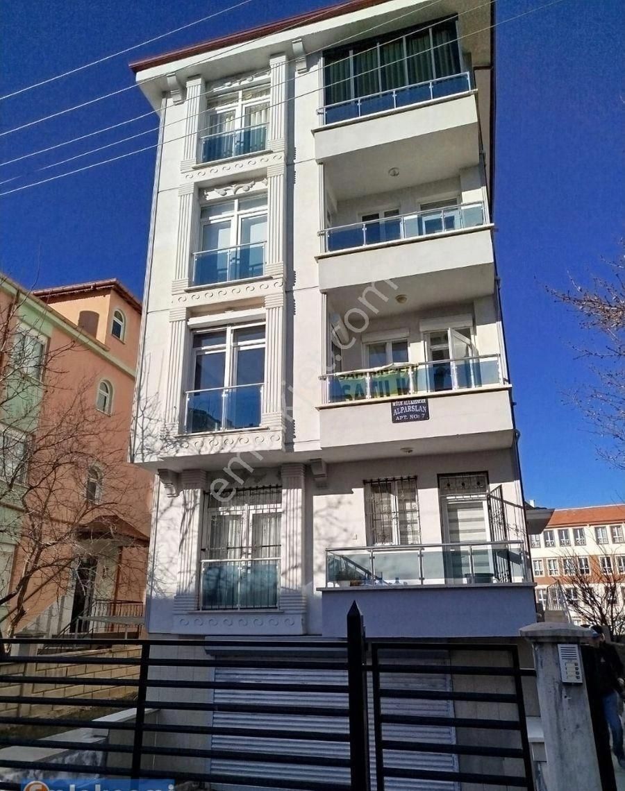 Karaman Merkez Yenişehir Satılık Daire Yenişehir Mahallesi Satılık 4+1 Daire