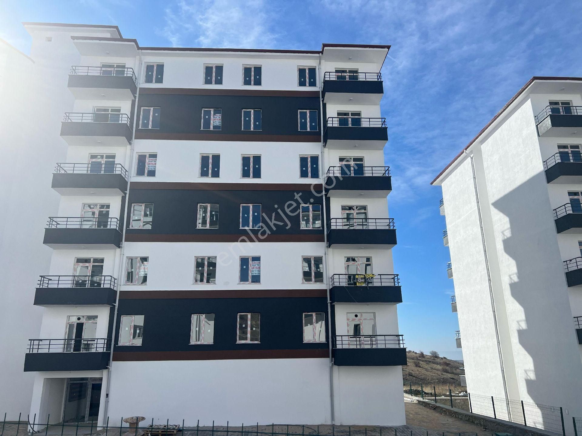 Yozgat Merkez Çapanoğlu Satılık Daire Gözel Emlâktan Universite Hastanesine Yakın Yılmazlar İnşaatta