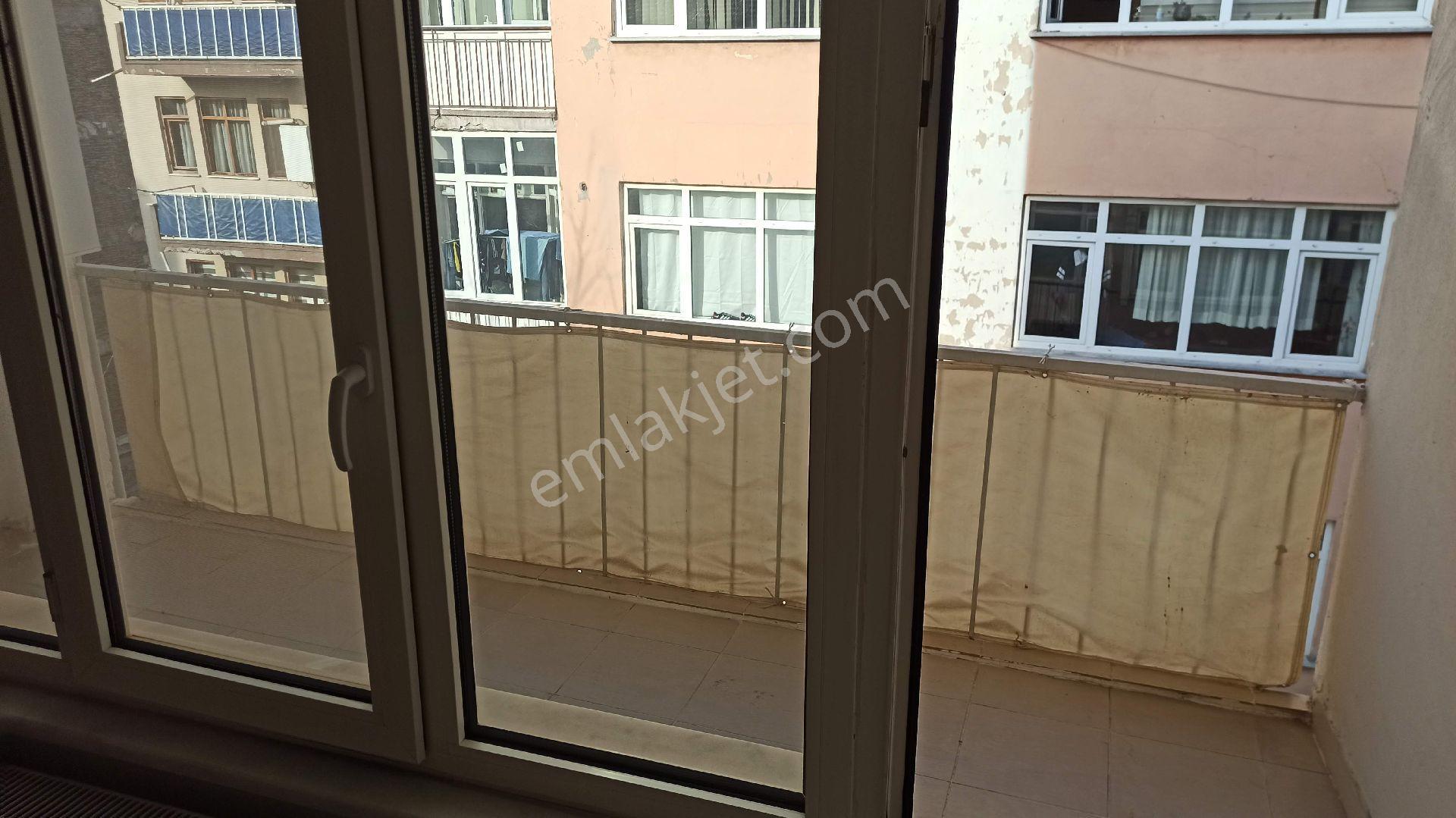 İzmit Merkezde İçi Yenilenmiş 3 +1 Den 2+1 Çevrilmiş Daire - Görsel 9