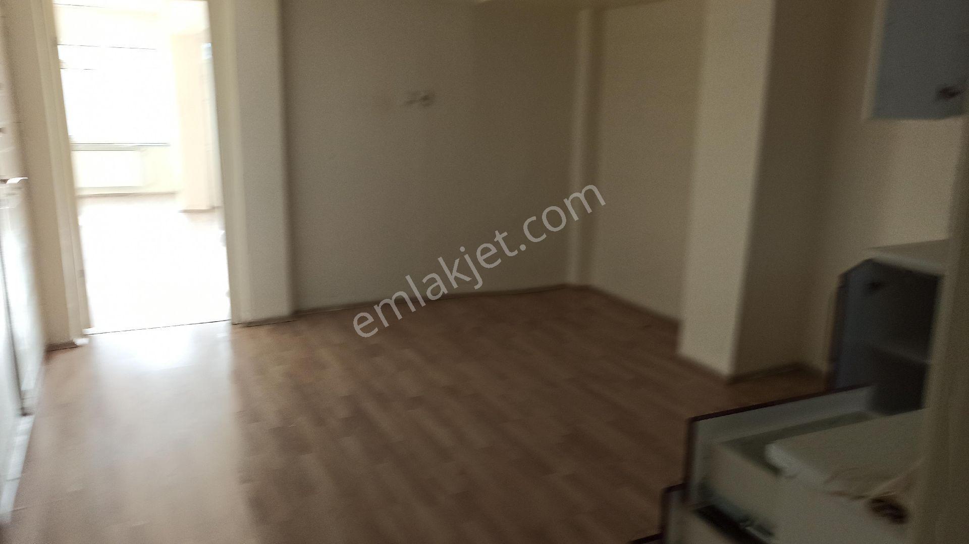 İzmit Merkezde İçi Yenilenmiş 3 +1 Den 2+1 Çevrilmiş Daire - Görsel 10