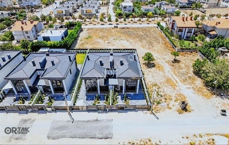 Selçuklu Buhara Satılık Villa Acil Buhara Mahallesinde 4,5 + 1 Satılık Lüx Akıllı Villa