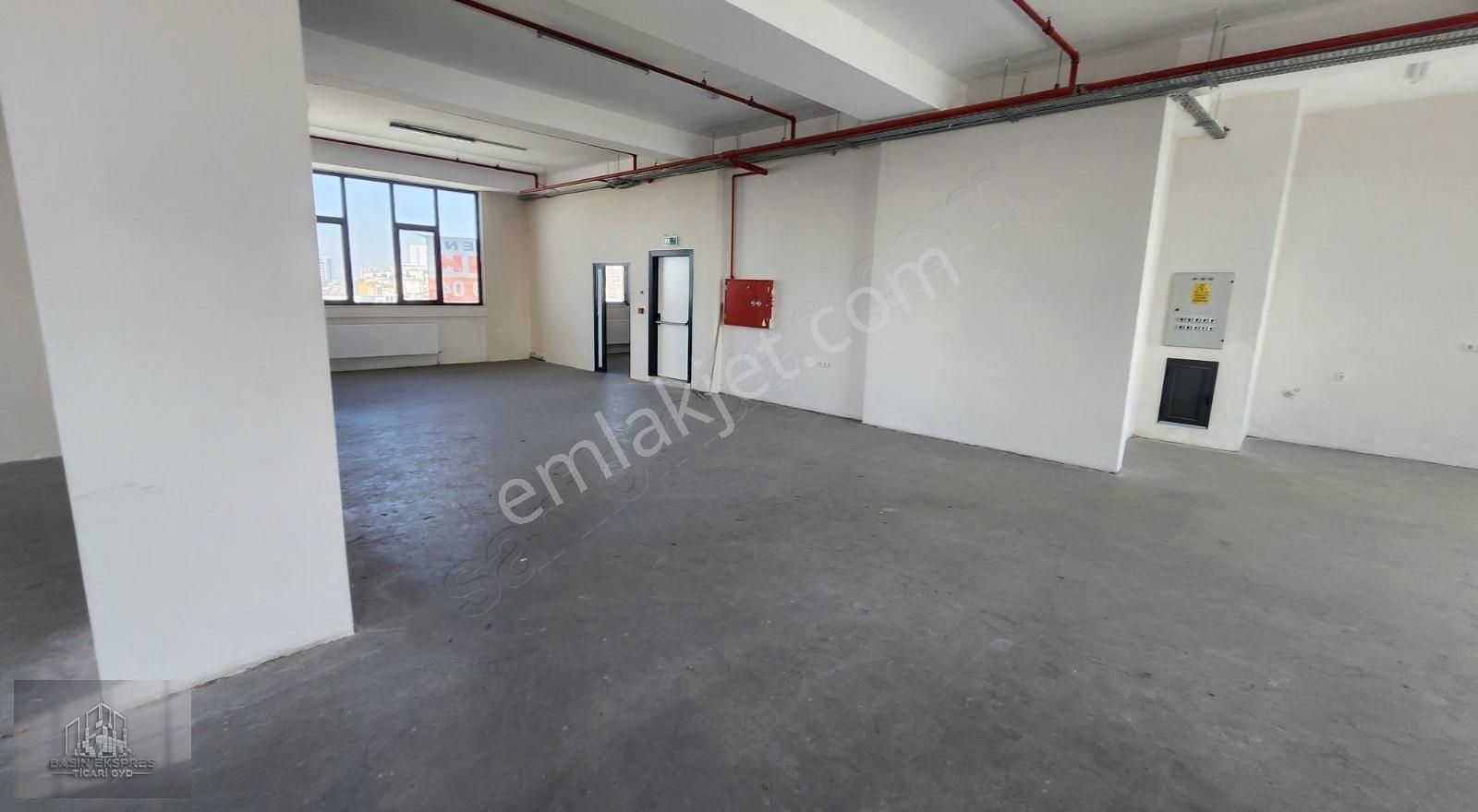 Sulyapıdan Yeni İskanlı 700 M2 İki Katlı Ofis İş Yeri - Görsel 16