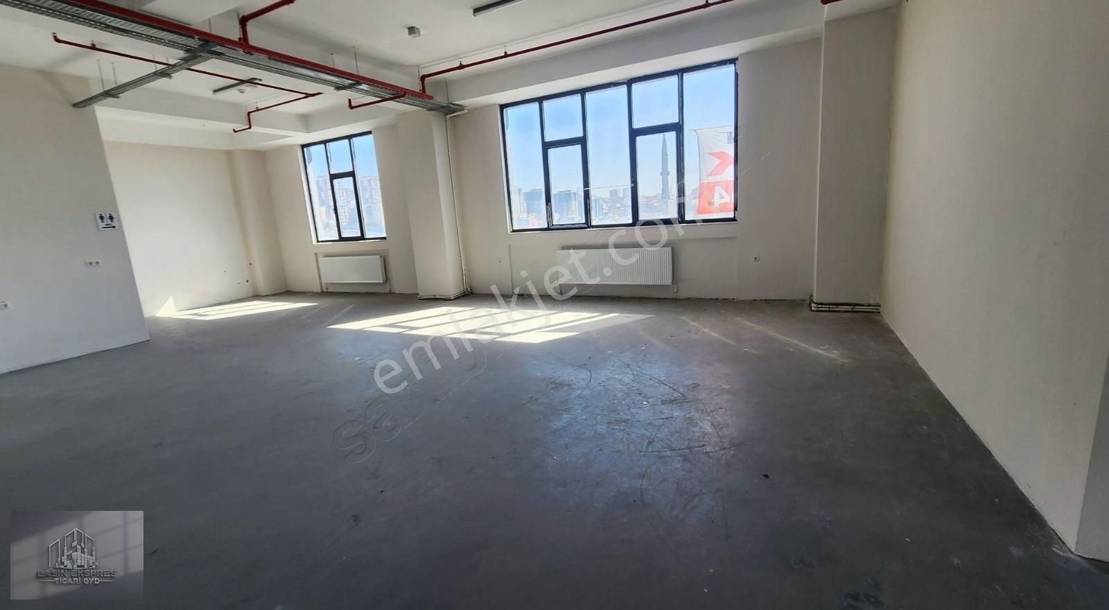 Sulyapıdan Yeni İskanlı 700 M2 İki Katlı Ofis İş Yeri - Görsel 13