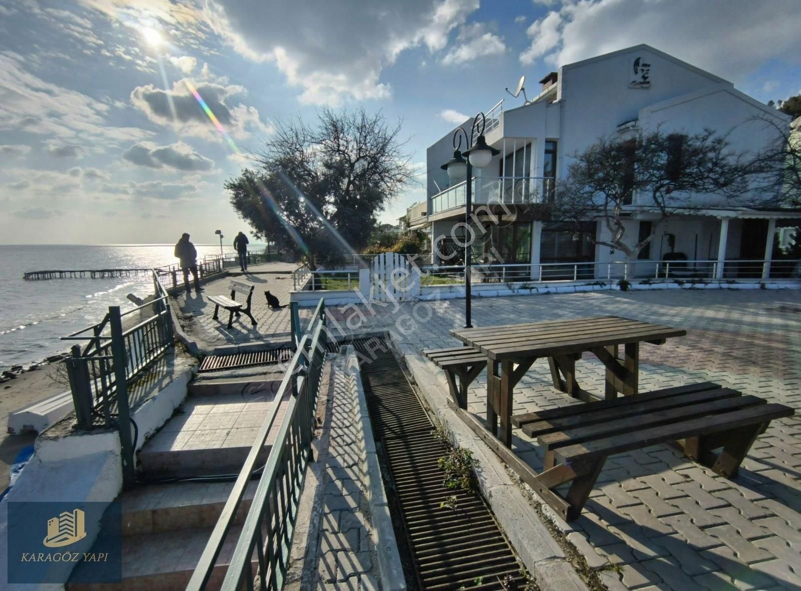 Karagöz Yapıdan - Plaja Sıfır Villa. 4+1 Site İçerisinde .