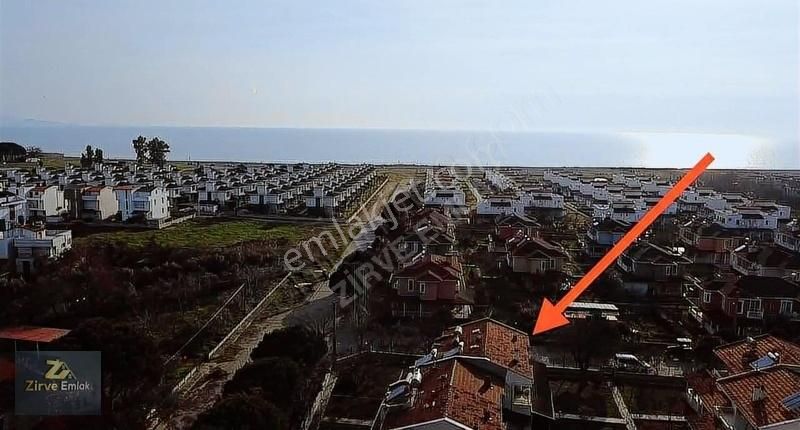 Dikili Salihler Satılık Villa Salihleraltı Denize 250 Metre Mesafede 3+1 Köşe Başı Villa