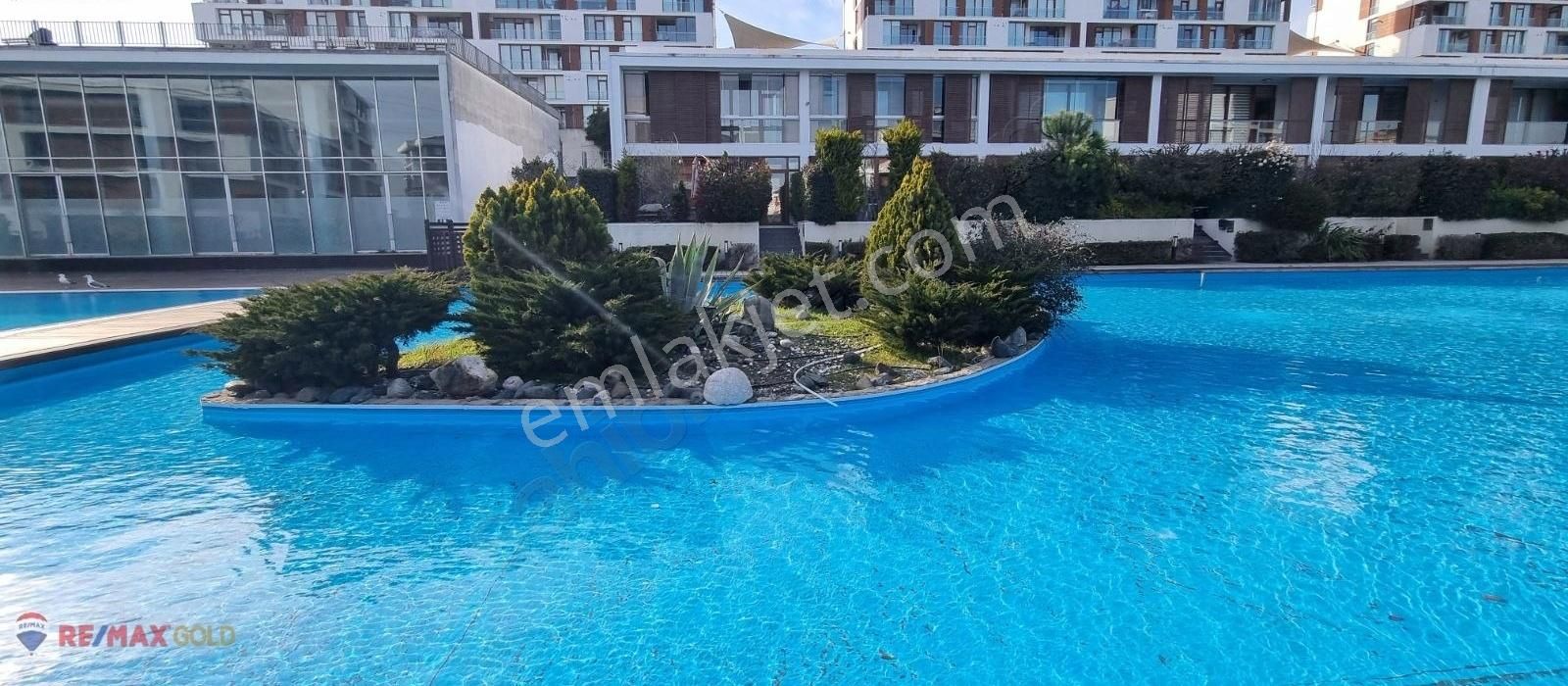 Pendik Yenişehir Kiralık Daire Dumankaya Konsept Sitesinde Eşyalı Kiralık 1+1 Havuz Cephe Daire