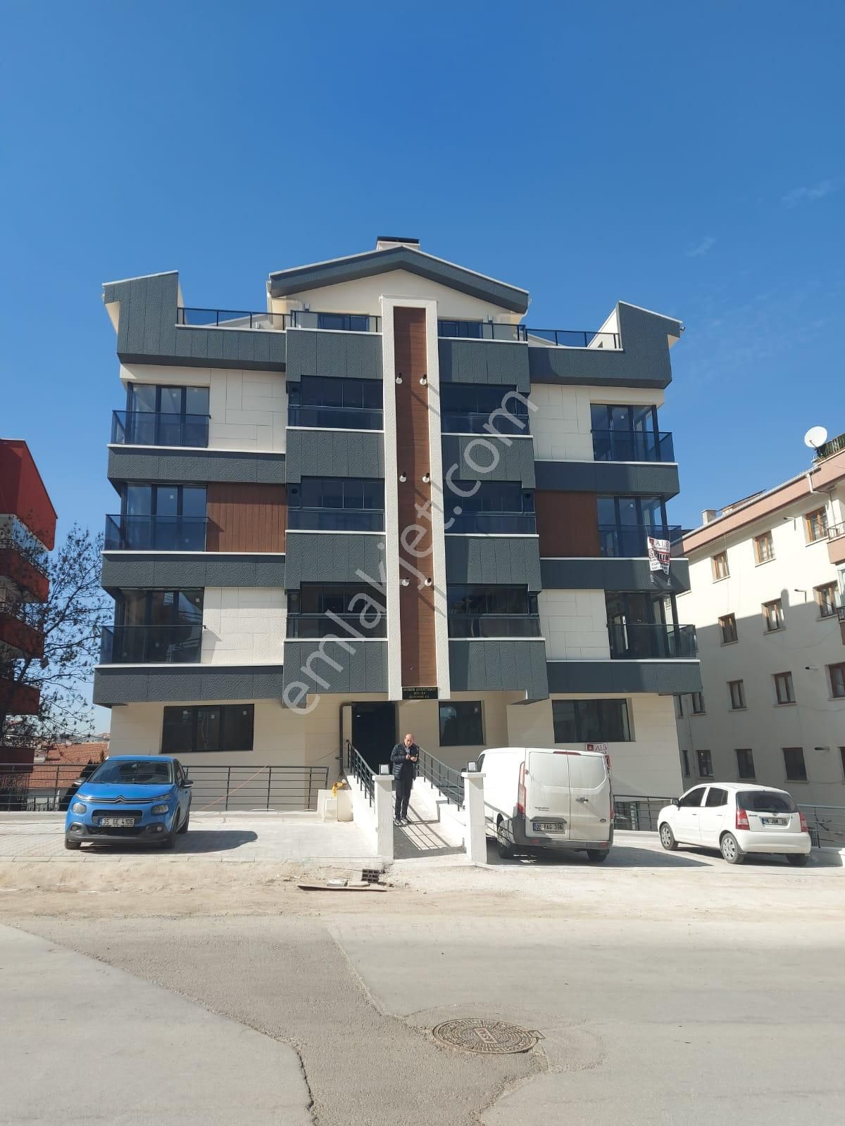 Çankaya Aşıkpaşa Satılık Daire Asyapıdan 2+1 90m2 Yeni Süper Lüx Bahçe Çıkışlı Kombili