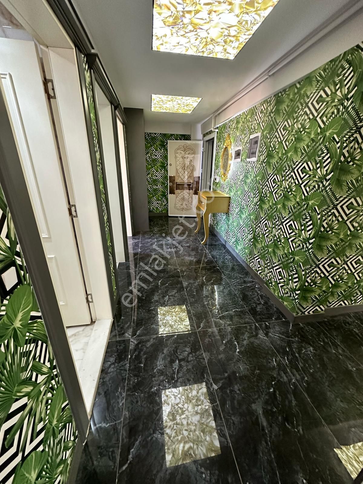 Denizli Yenişafak Mahallesinde 3+1 145m2 Klima,tv Ünitesi,avize,perdeli Satılık Lüks Dizayn Daire - Görsel 3