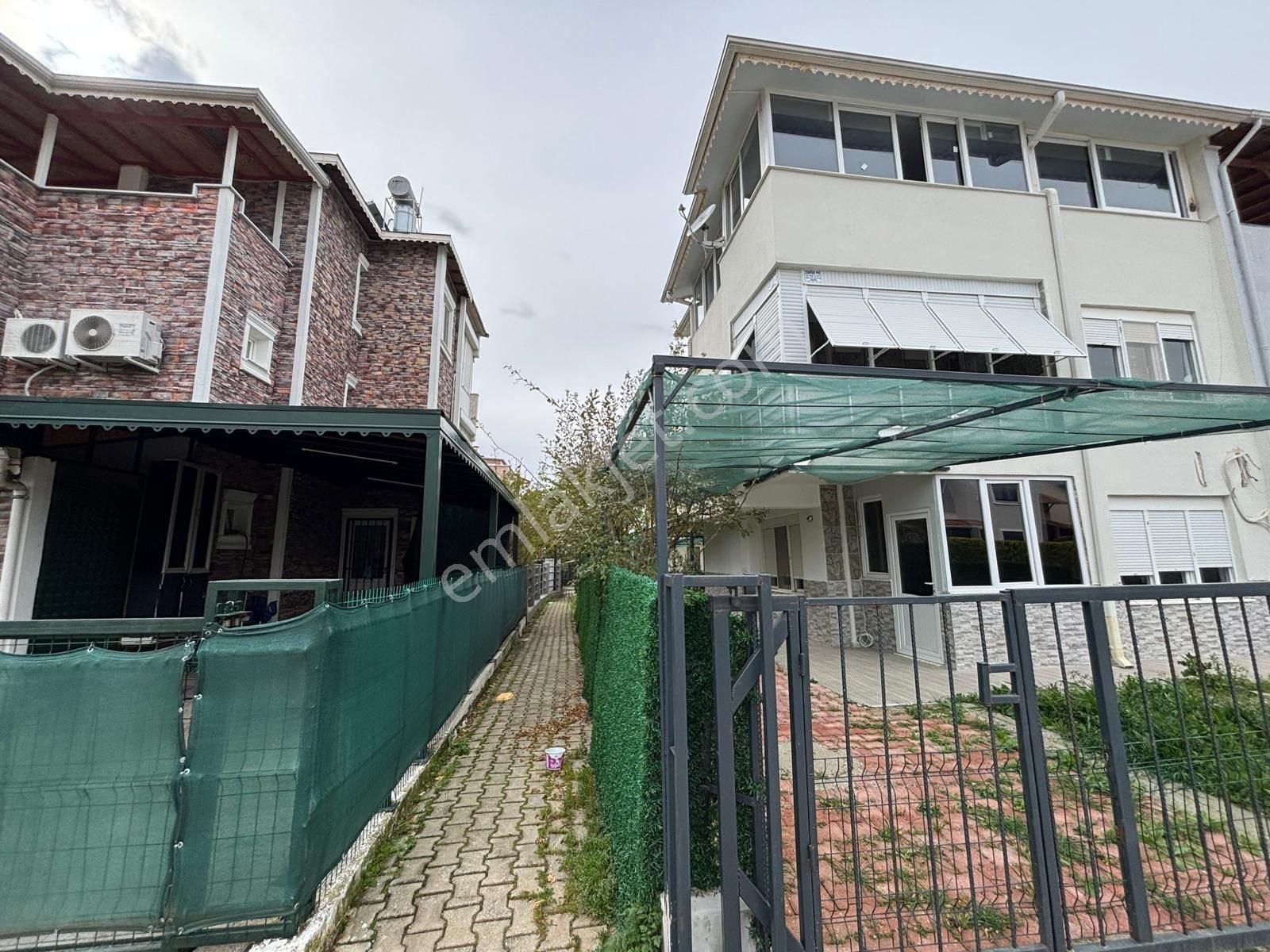 5+1 Yenilenmiş Lüks Triblex Havuzlu Villa