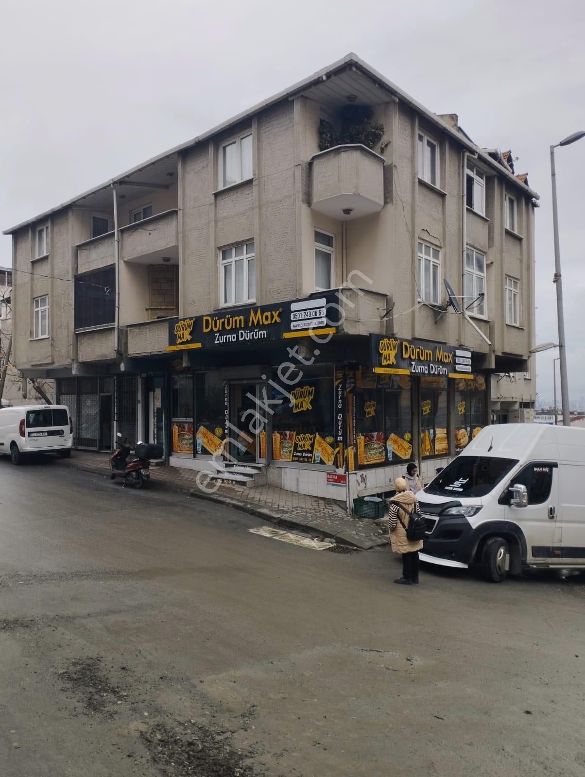 Esenyurt İnönü Satılık Bina İstanbul Esenyurt'ta Satılık Cadde Üzeri Komple Bina