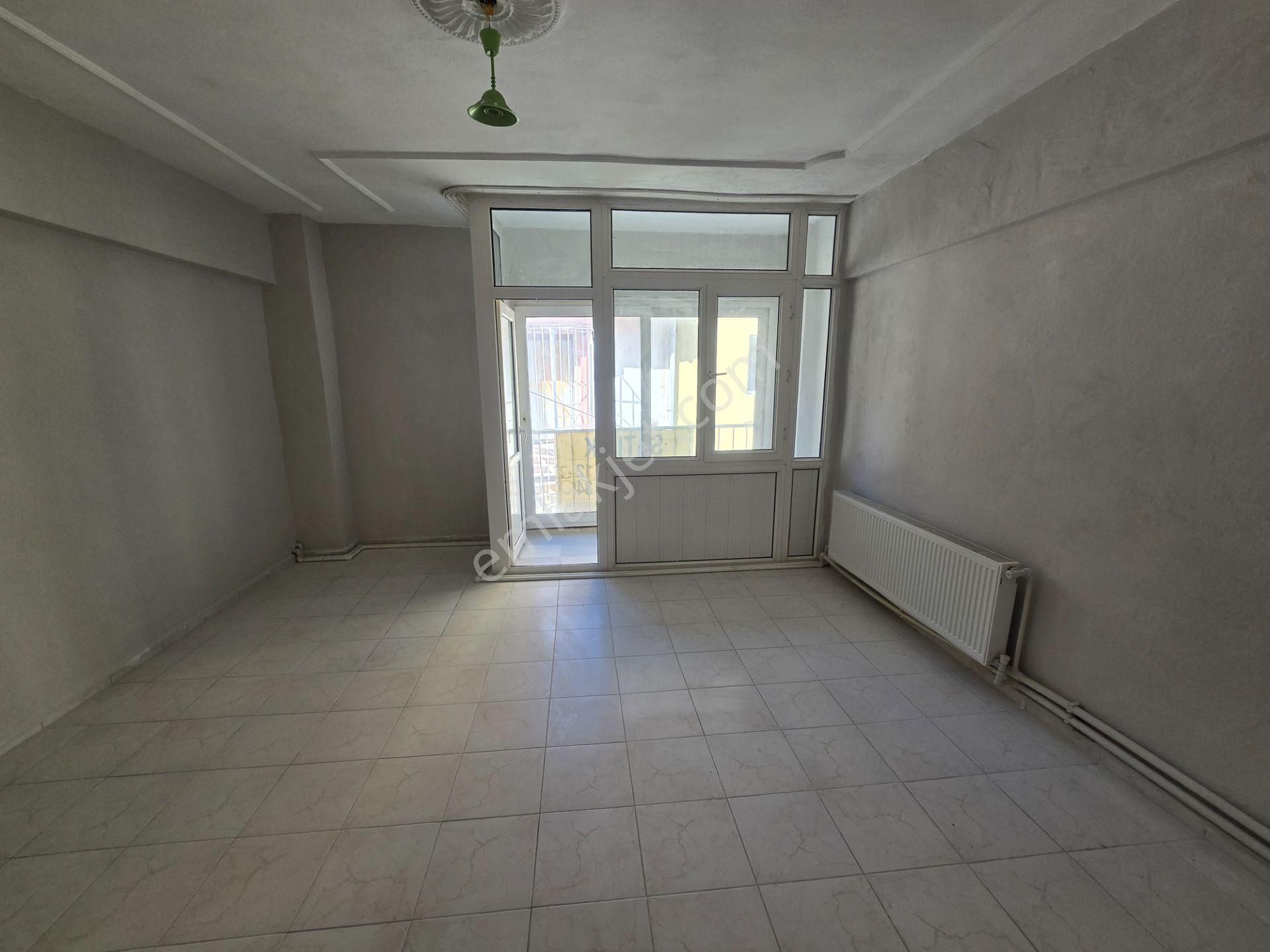 Demircioğlu Caddesinde Satılık 2+1 Daire Han Emlak'tan - Görsel 4