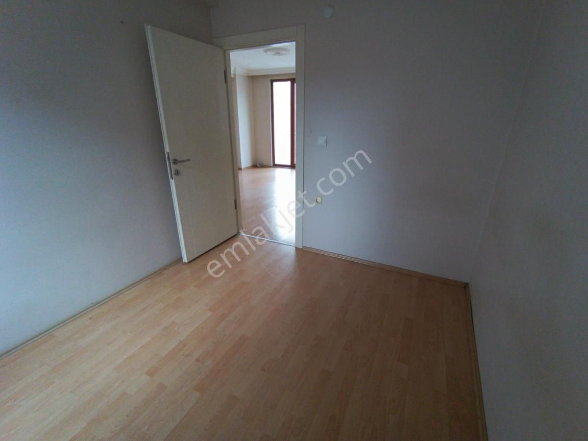 Üsküdar Zeynep Kamilde Genç Binada Dubleks Daire - Görsel 4