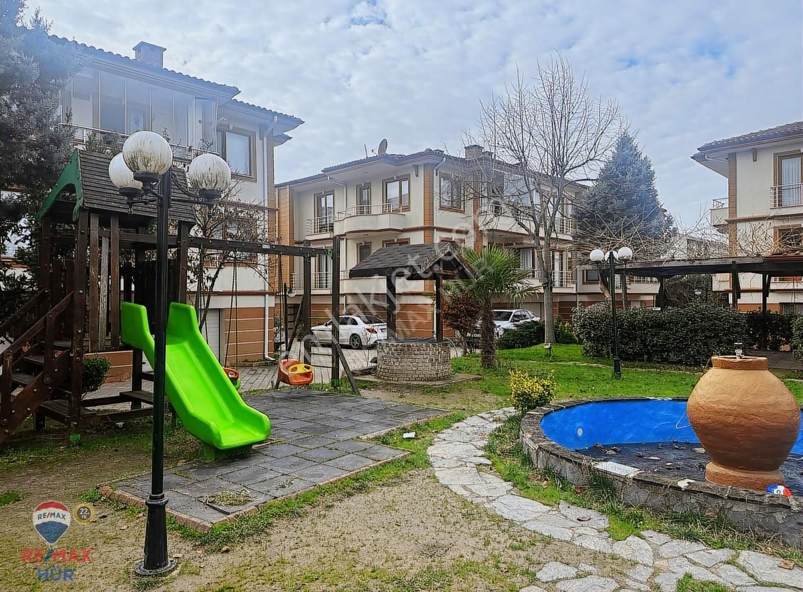 Serdivan Vatan Satılık Daire Remax Ayfer Sever'den Serdivan 3+1garaj/güvenlik Dereboyu Konak.