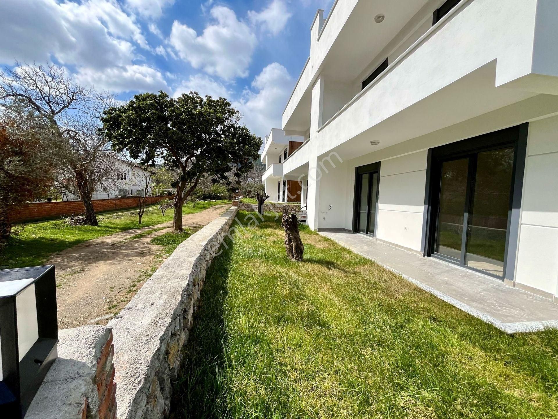 Yükselden Gürede Emsalsiz Bahçe M2'si İle Satılık Lüks 2+1 Daire