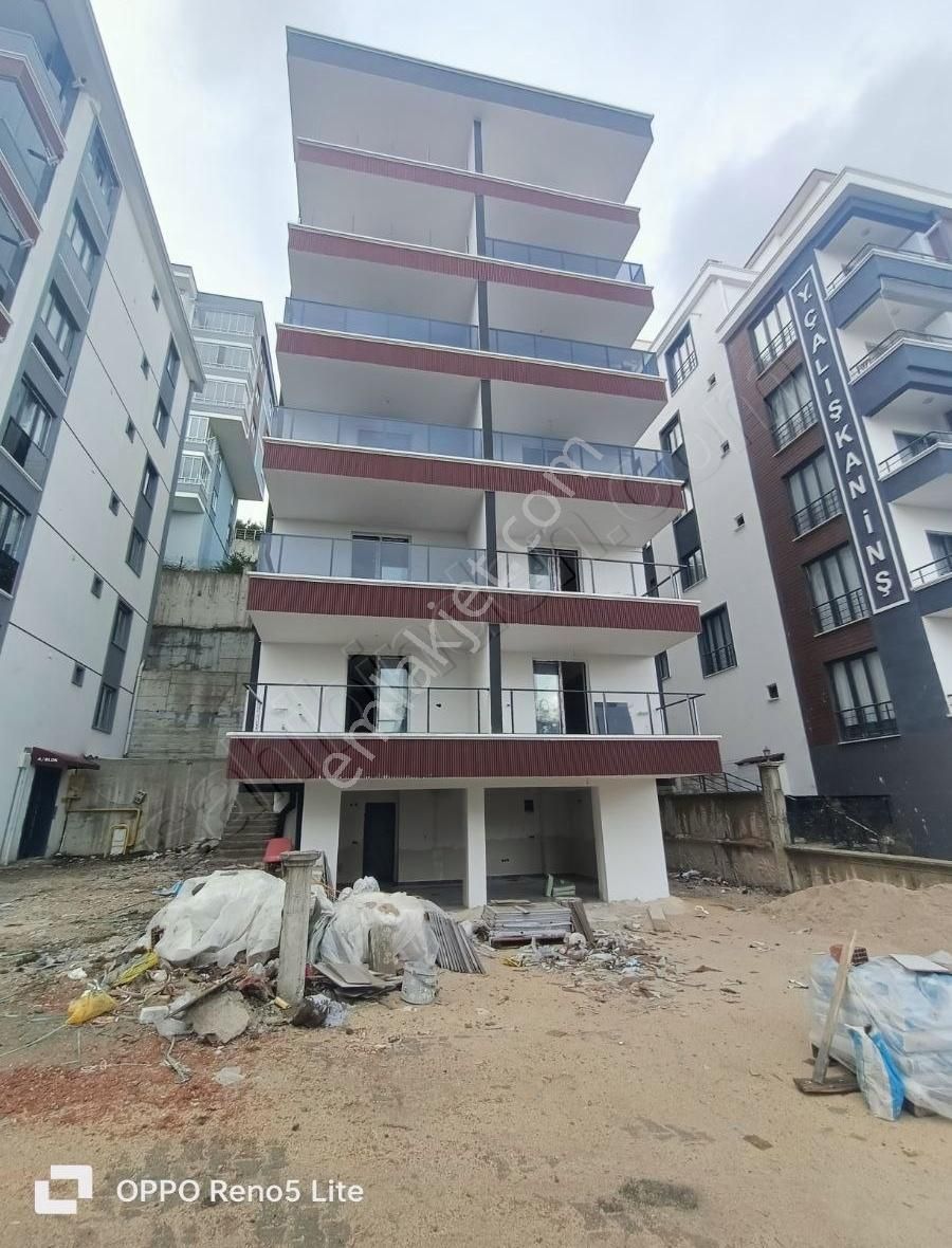 Yeni Mahallede Geniş Balkonlu Daire - Görsel 7