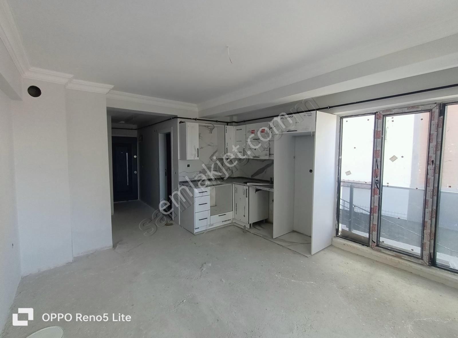 Yeni Mahallede Geniş Balkonlu Daire - Görsel 2