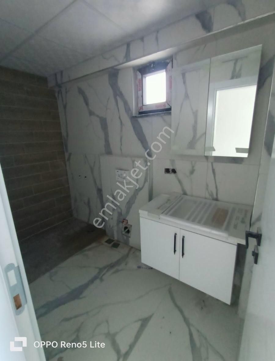 Yeni Mahallede Geniş Balkonlu Daire - Görsel 9