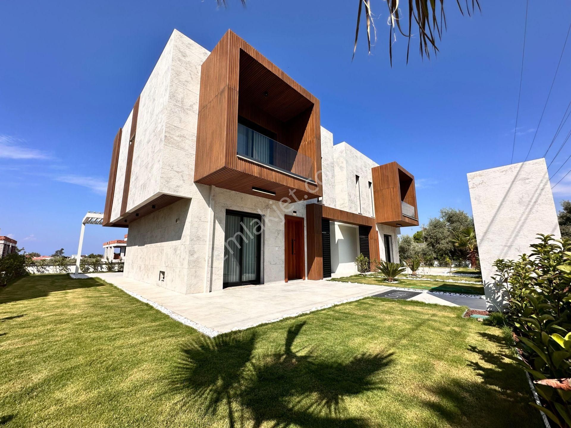 Kuşadası Güzelçamlı Satılık Villa Güzelçamlı'da Havuzlu 3+1 Satılık Villa