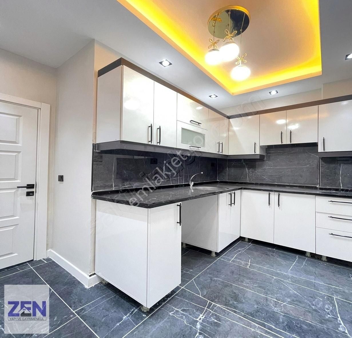 Metrobüse Yakın Düz Giriş Seviyesinde 2+1 Satılık Bahçe Katı - Görsel 15