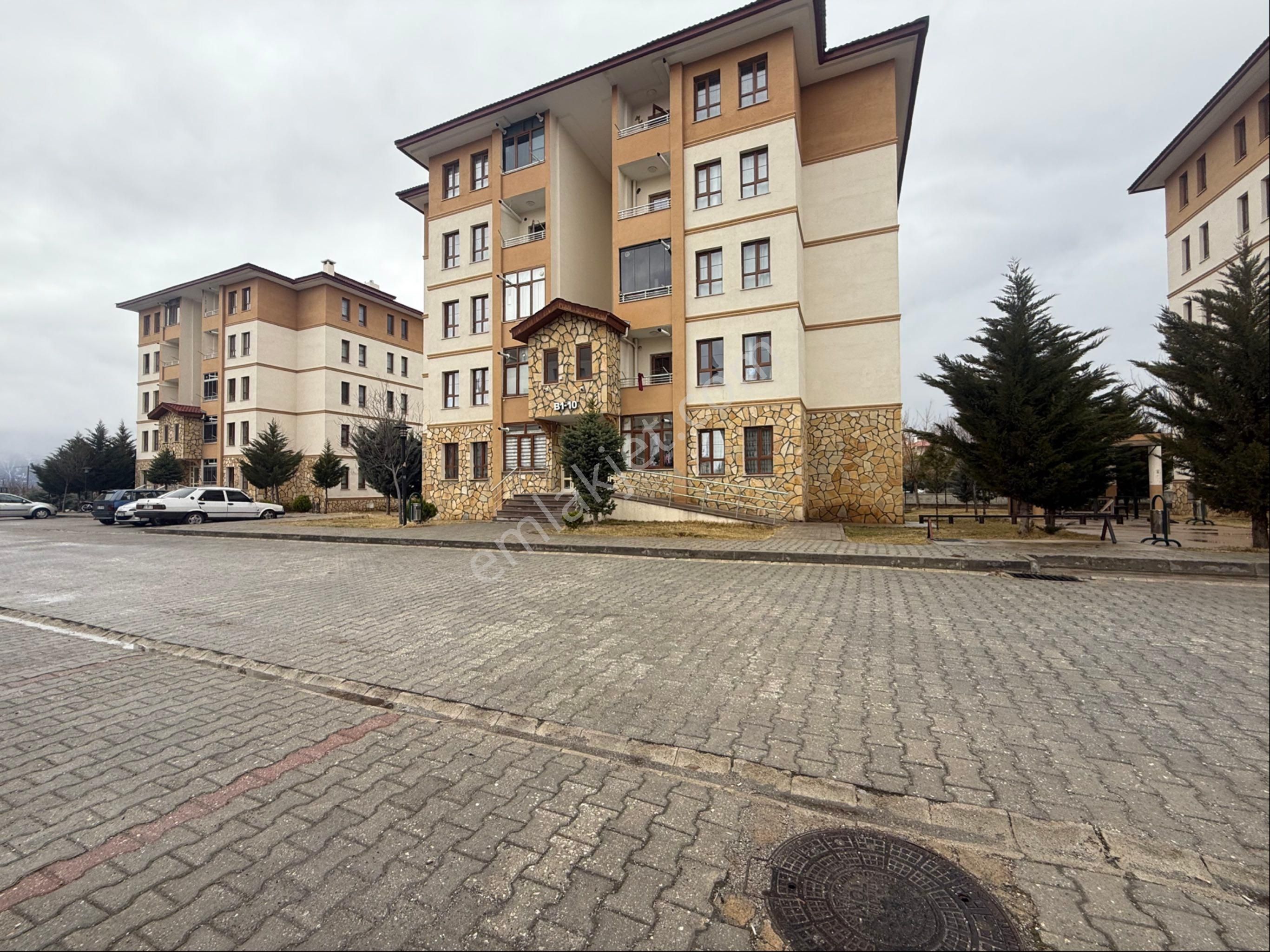 Erzincan Merkez Kavakyolu Satılık Daire Remax Dem'den Kavakyolu Toki Kontlarında Satılık Daire