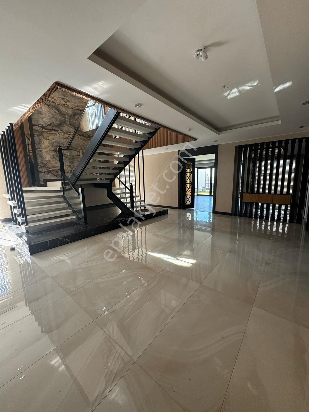 Premar Pro Gayrimenkulden Kiralık Ultra Lüks Tamamen Akıllı Sistem Olan Villamız - Görsel 19