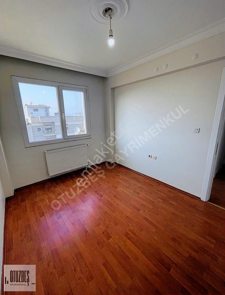 Konak Altıntaş Kiralık Daire Otuzbeş'ten Deniz Manzaralı Altıntaşta 3+1 Merkezi Konumda Daire