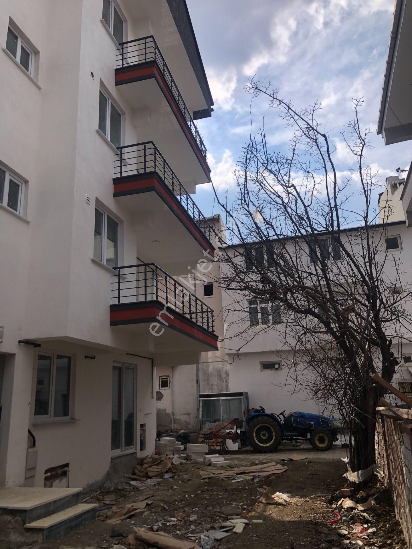 Şarköy Camikebir Satılık Daire Şarköy De Işık Emlaktan Camikebir Mah De 2+1 801 M2 Daire