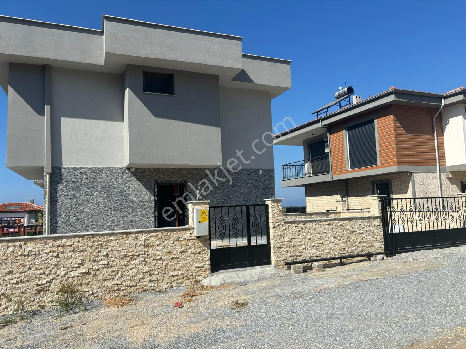 Kuşadası Güzelçamlı Satılık Villa Güzelçamlı'da Deniz Manzaralı Tek Müstakil Sıfır 5+2 Satılık Villa