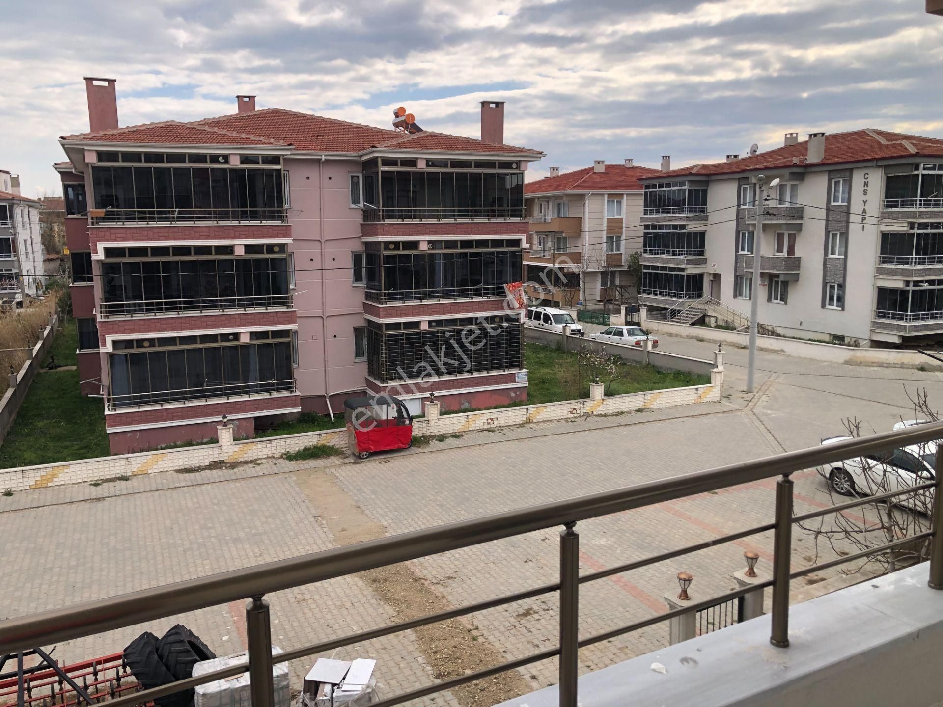 Şarköy Camikebir Satılık Daire Şarköy De Işık Emlaktan Camikebir Mah De 2+1 85 M2 Daire