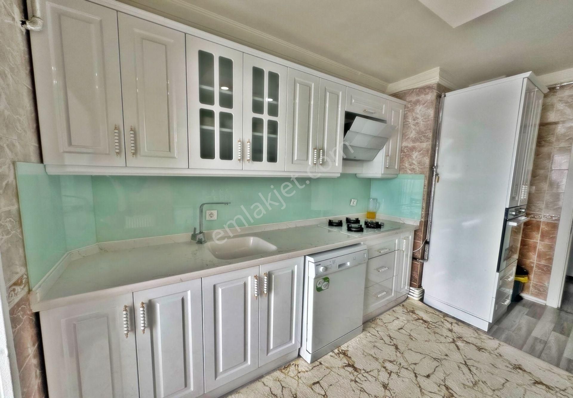 Bağlum'da 5+1 2 Teraslı Dubleks Daire - Görsel 6