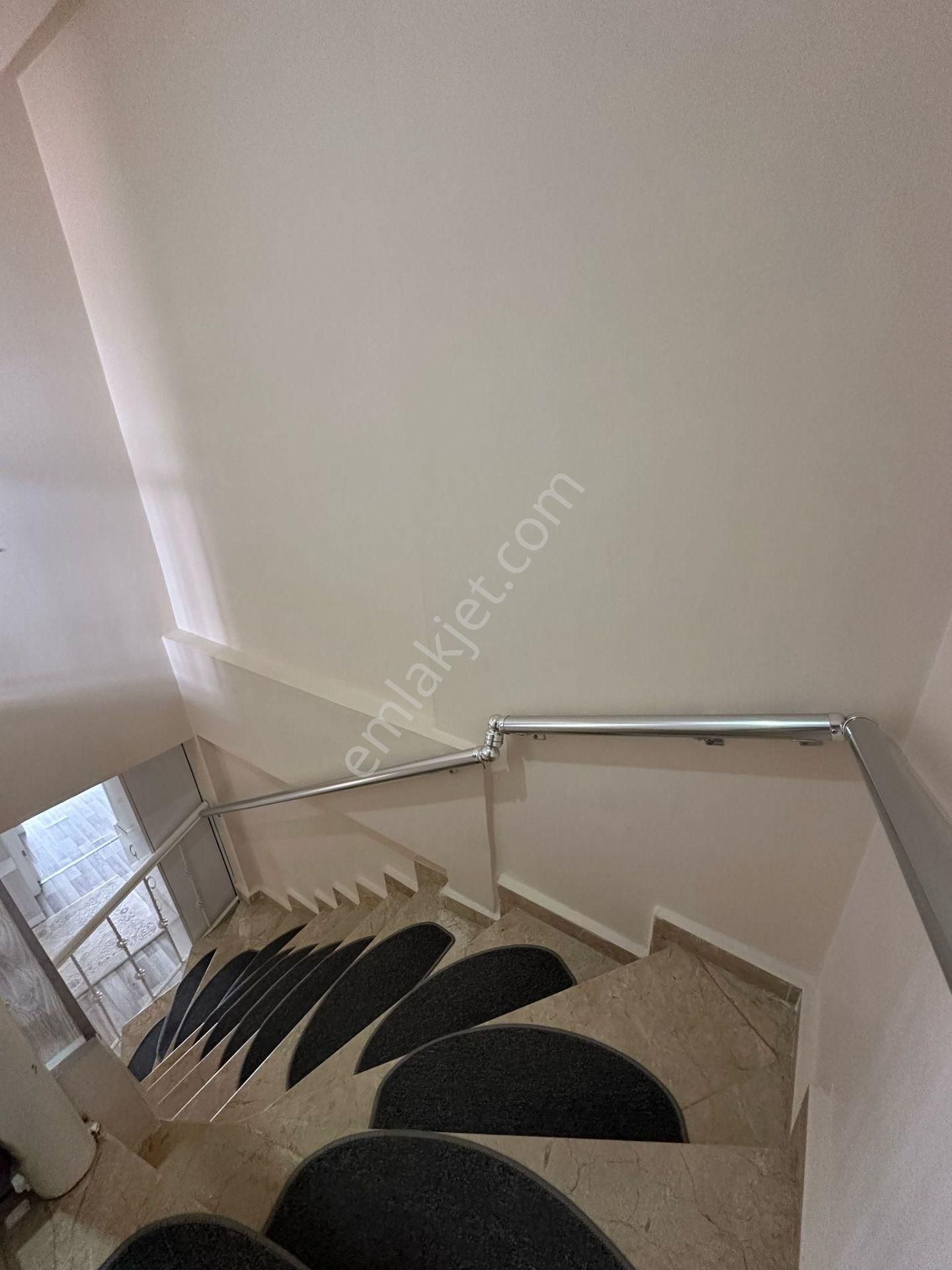 Bağlum'da 5+1 2 Teraslı Dubleks Daire - Görsel 12