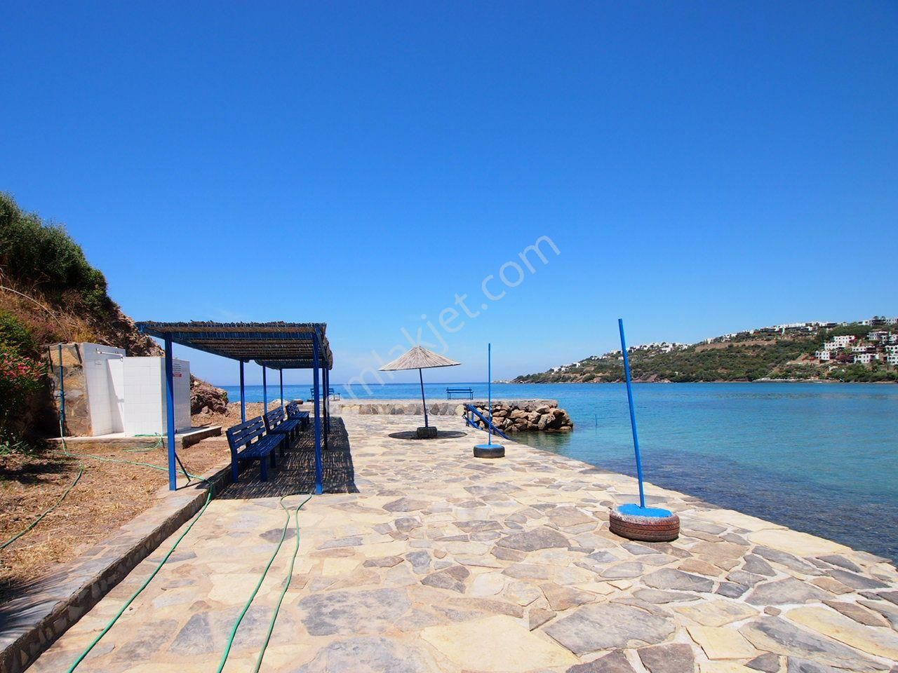 Denize Yakın Müstakil Bahçeli Villa Özel Havuz Ve Plajlı Ev - Görsel 35