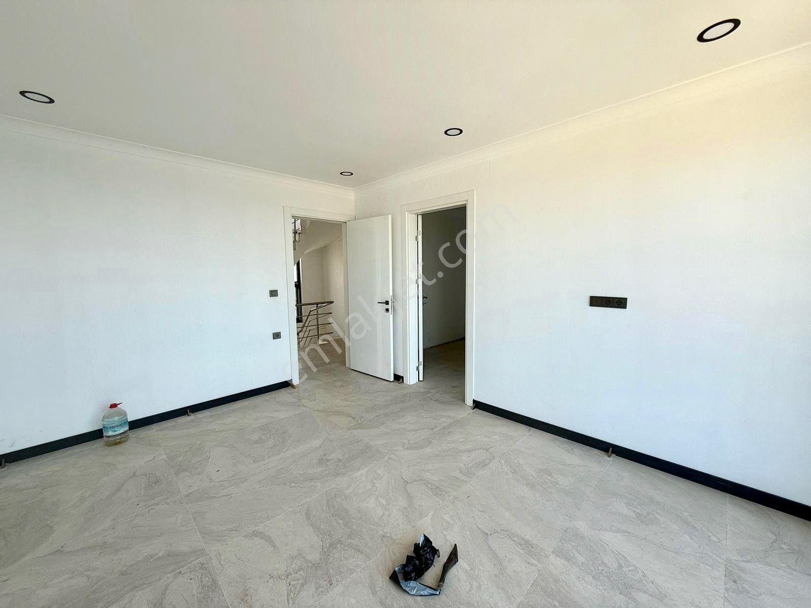 Denize Yakın Müstakil Bahçeli Villa Özel Havuz Ve Plajlı Ev - Görsel 28