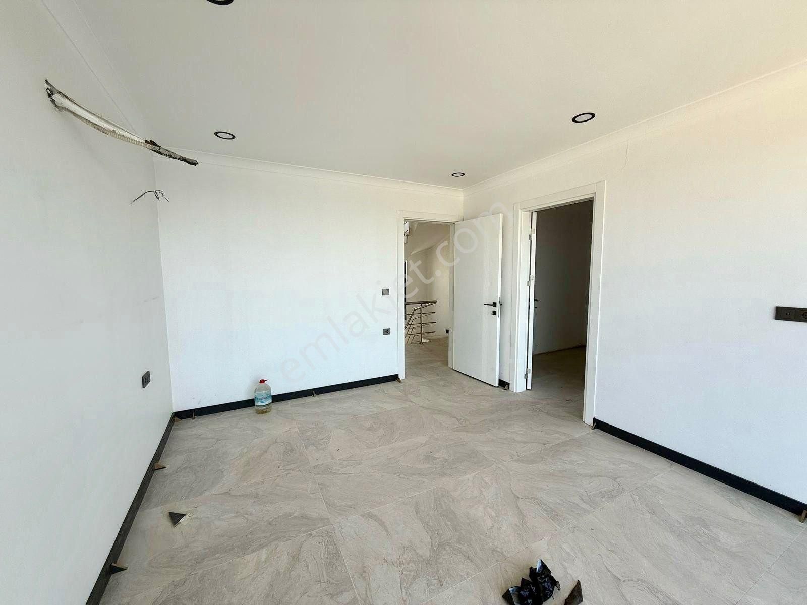 Denize Yakın Müstakil Bahçeli Villa Özel Havuz Ve Plajlı Ev - Görsel 26