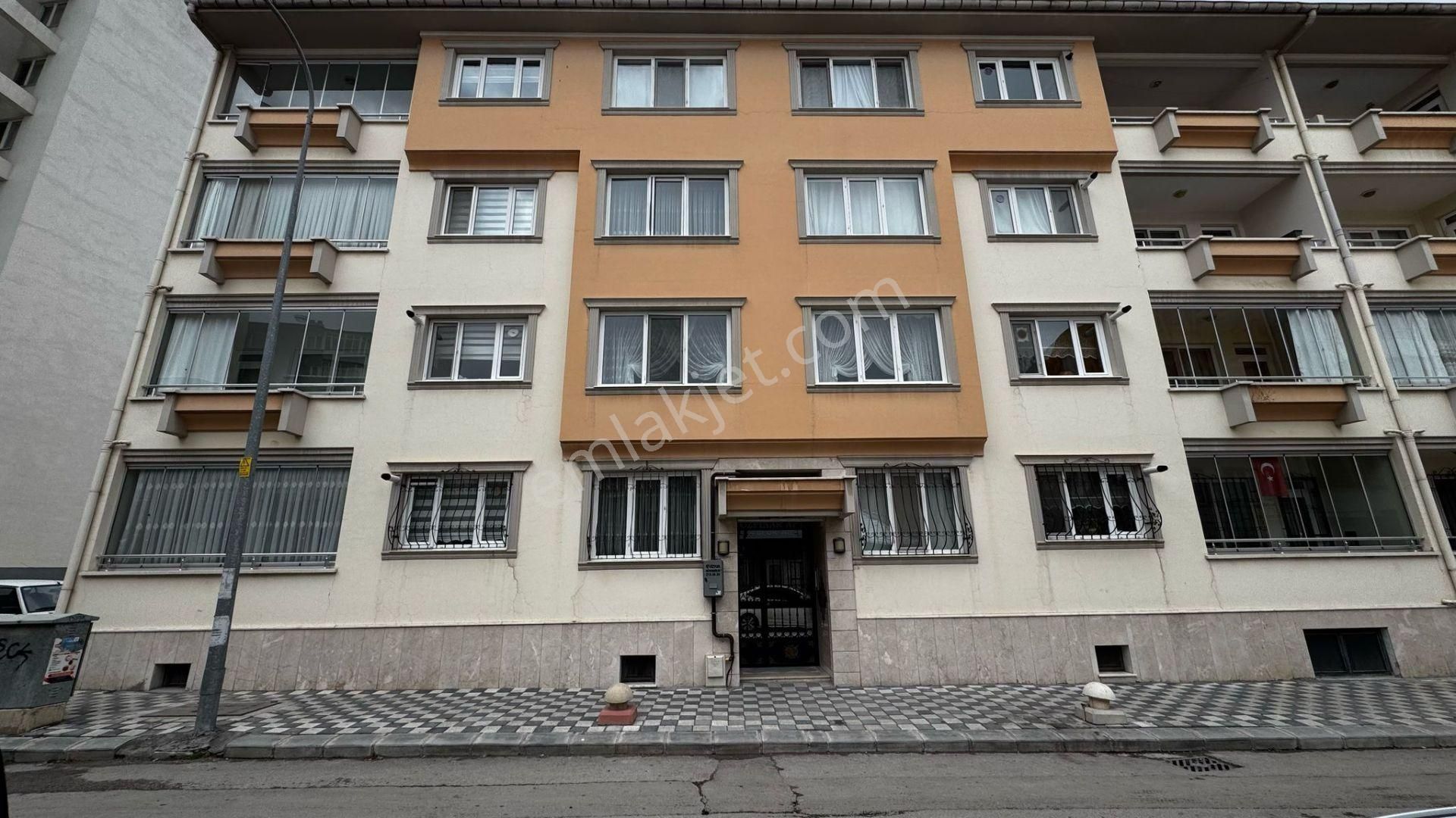 Afyonkarahisar Merkez Derviş Paşa Kiralık Daire Prestij Gayrimenkulden Şehir Merkezinde Kiralık Bahçe Katı