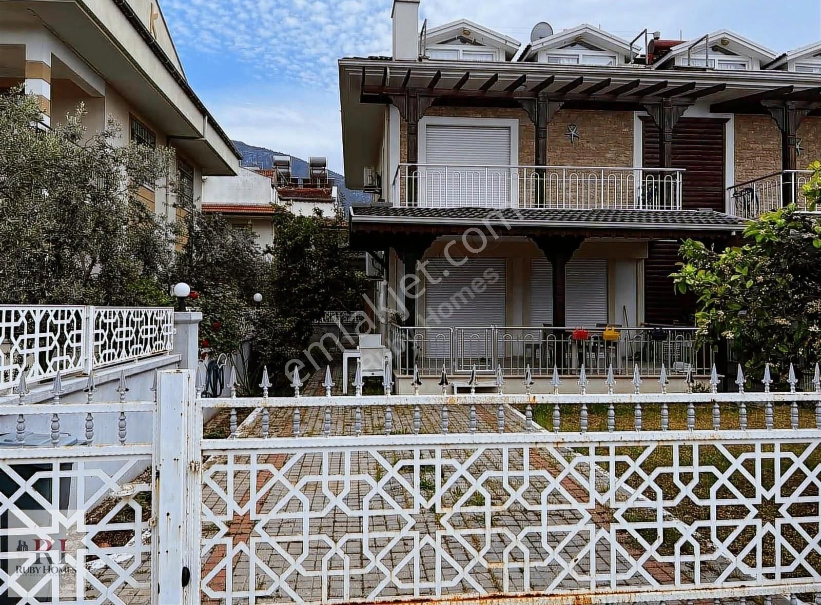 Fethiye Menteşeoğlu Satılık Villa Merkezde Ultra Lux İki Adet 4+1 Villa