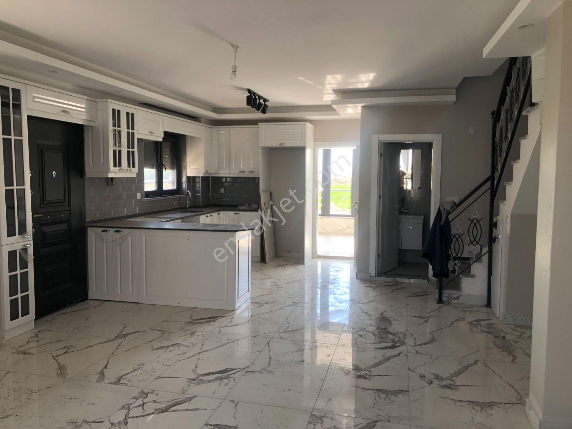 Şarköy De Işık Emlaktan İstiklal Mah De 3+1 130 M2 Mustakil Villa - Görsel 13