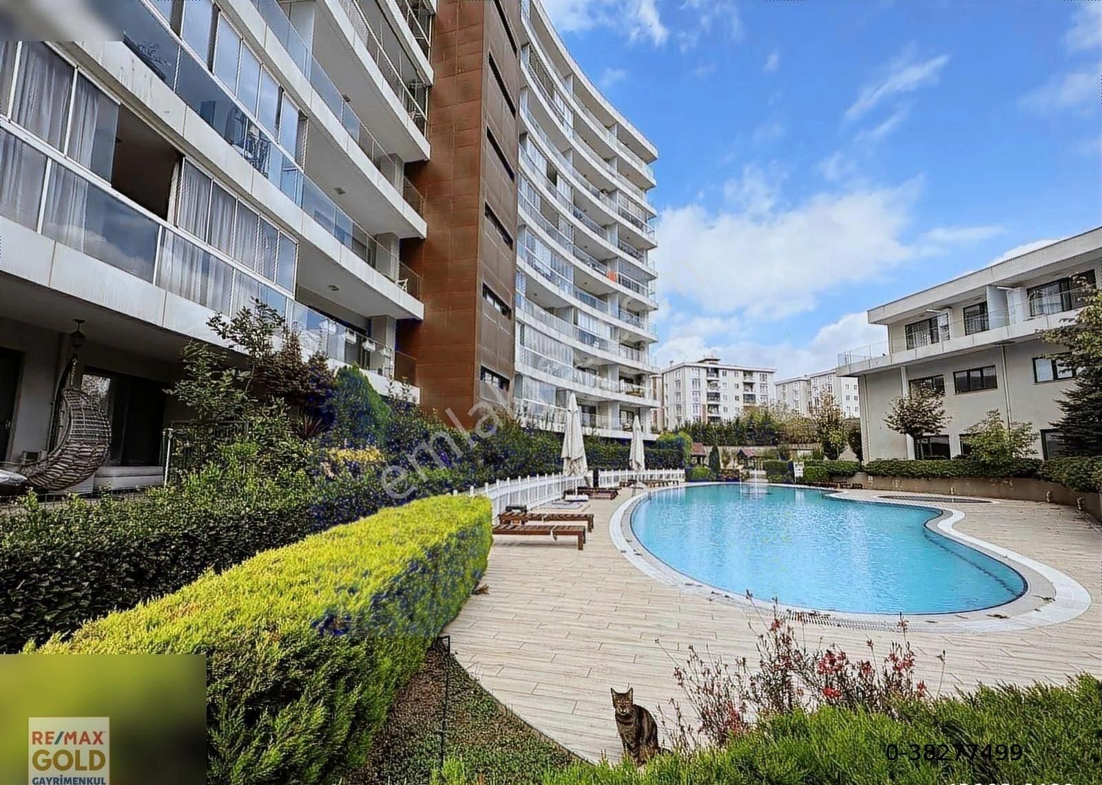 Pendik Yenişehir Satılık Daire Blue Planet Sitesi Gölet Ve Havuz Manzaralı 2 Teraslı 3+1 Daire