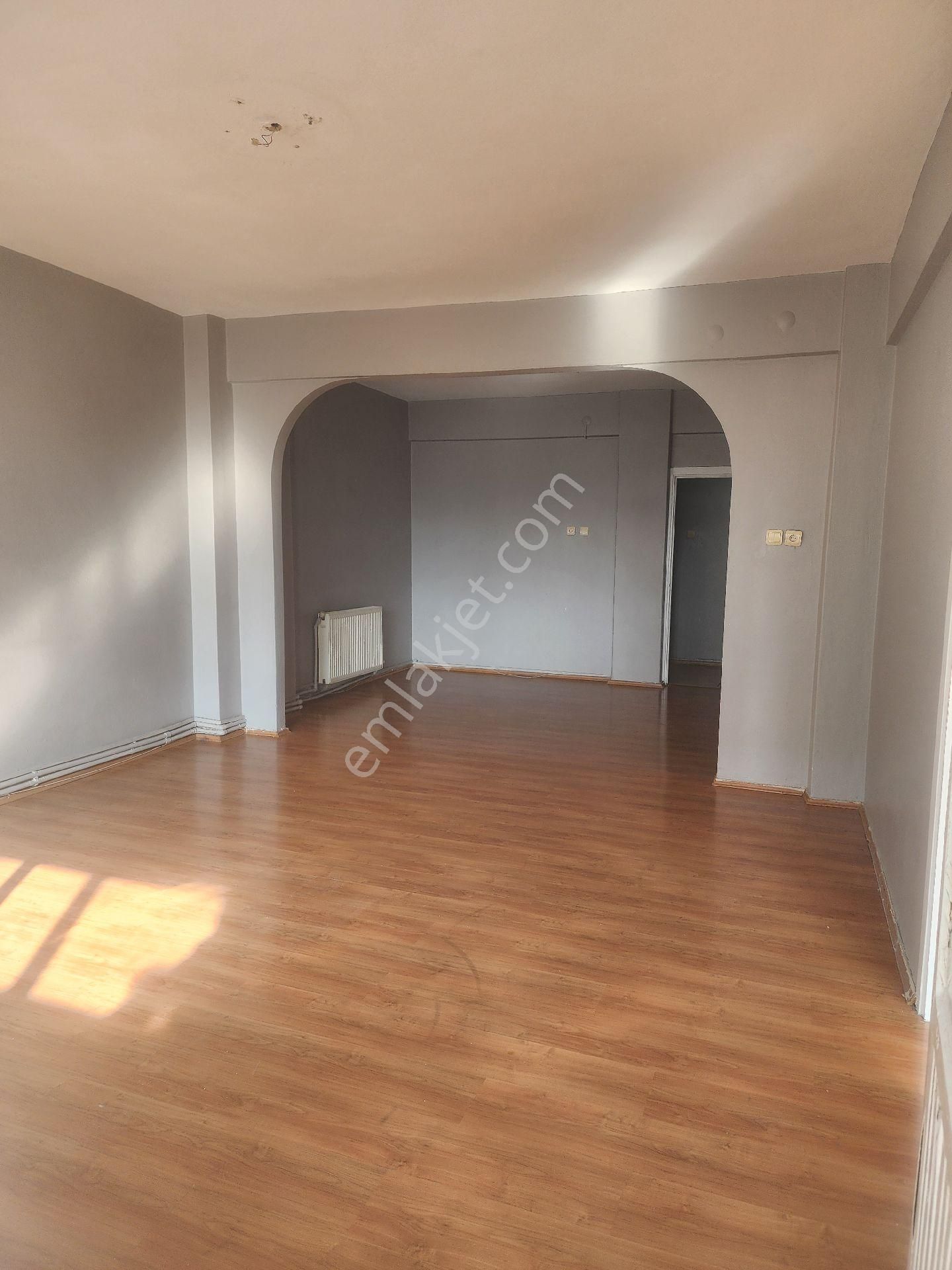 Bağcılar Çınar Kiralık Daire Sahibinden Merkezi Konumda 120m2 Masrafsız Daire