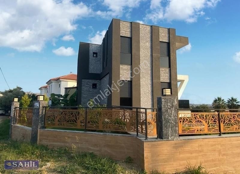 Kuşadası Davutlar Satılık Villa Kuşadası Soğucak Satılık Özel Havuzlu 5+2 Müstakil Villa