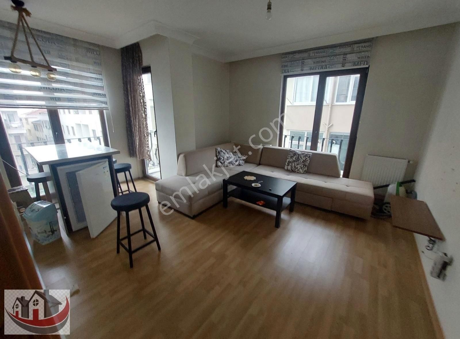 Maltepe Zümrütevler Kiralık Daire Güneyden Kısmi Eşyalı 2+1.75m2 Asansörlü Ara Kat Daire